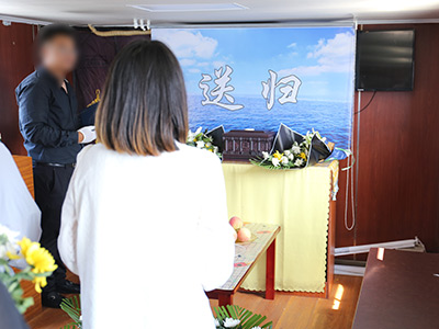骨灰海撒好不好?骨灰海撒可以自己安排吗?