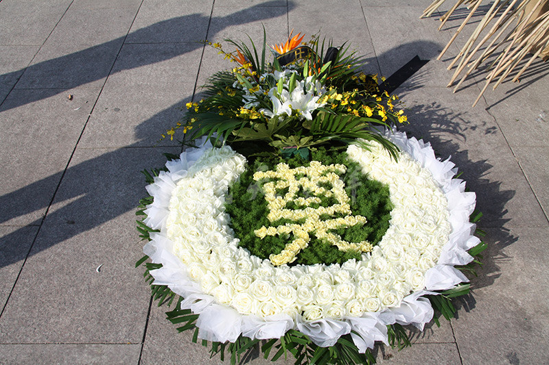 吊唁白玫瑰花圈 吊唁白玫瑰花圈