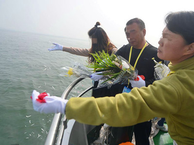 骨灰可以撒海里吗?需要部门批准批准手续吗?费用多少?