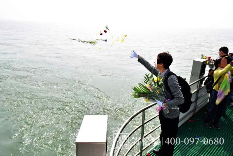 骨灰海撒 骨灰海撒