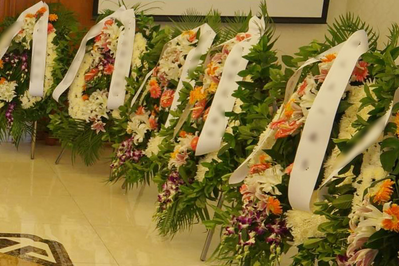 白事一条龙花圈摆放 白事一条龙花圈摆放