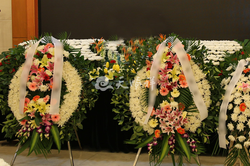 白事一条龙花圈布置 白事一条龙花圈布置